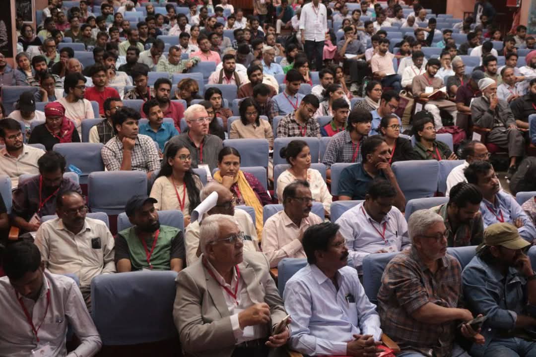 ArvindTrust's tweet photo. SC Adv Colin Gonsalves delivered a powerful address today on the infiltration of fascist elements into the judiciary and the attack on democracy.

FB https://t.co/b5cKas8YDN
IG https://t.co/tRoV3ntP9i

#arvindmemorialseminar
#7tharvindmemorialseminar 
#hyderabad 
#smashfascism https://t.co/uTzTXQcb1z
