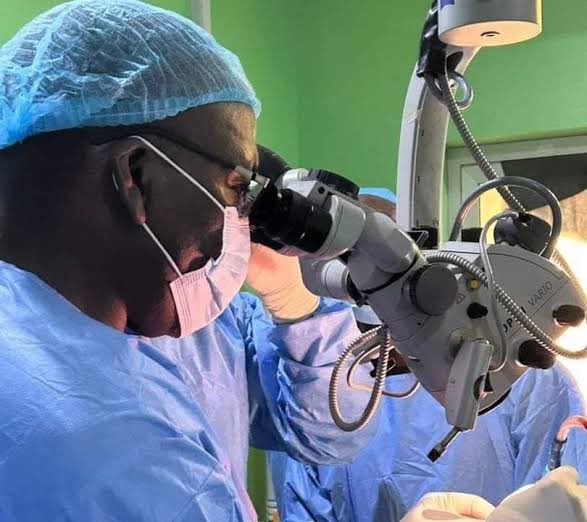 abuinsight's tweet photo. Big news from ABUTH 🎉 Ahmadu Bello University Teaching Hospital in Zaria is set to begin kidney transplants in 2025 with a new Urology Centre of Excellence and advanced equipment. ABUTH is bringing world-class healthcare to Nigeria! 🙌 

#ABUTH #KidneyTransplant #ABUsites https://t.co/8zpK1z49z6