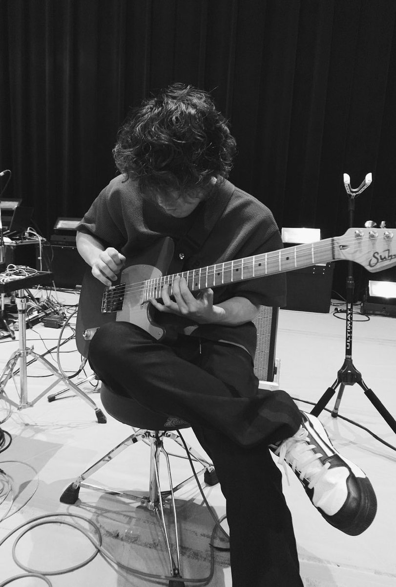 皆様今年も大変お世話になりました！！
今年も沢山ライブ、レコーディングさせて頂きました日々感謝です♪♪
今日はホテルでカウントダウンライブで弾き納めand弾き始めします、頑張ります。
来年もよろしくお願いしますー！！