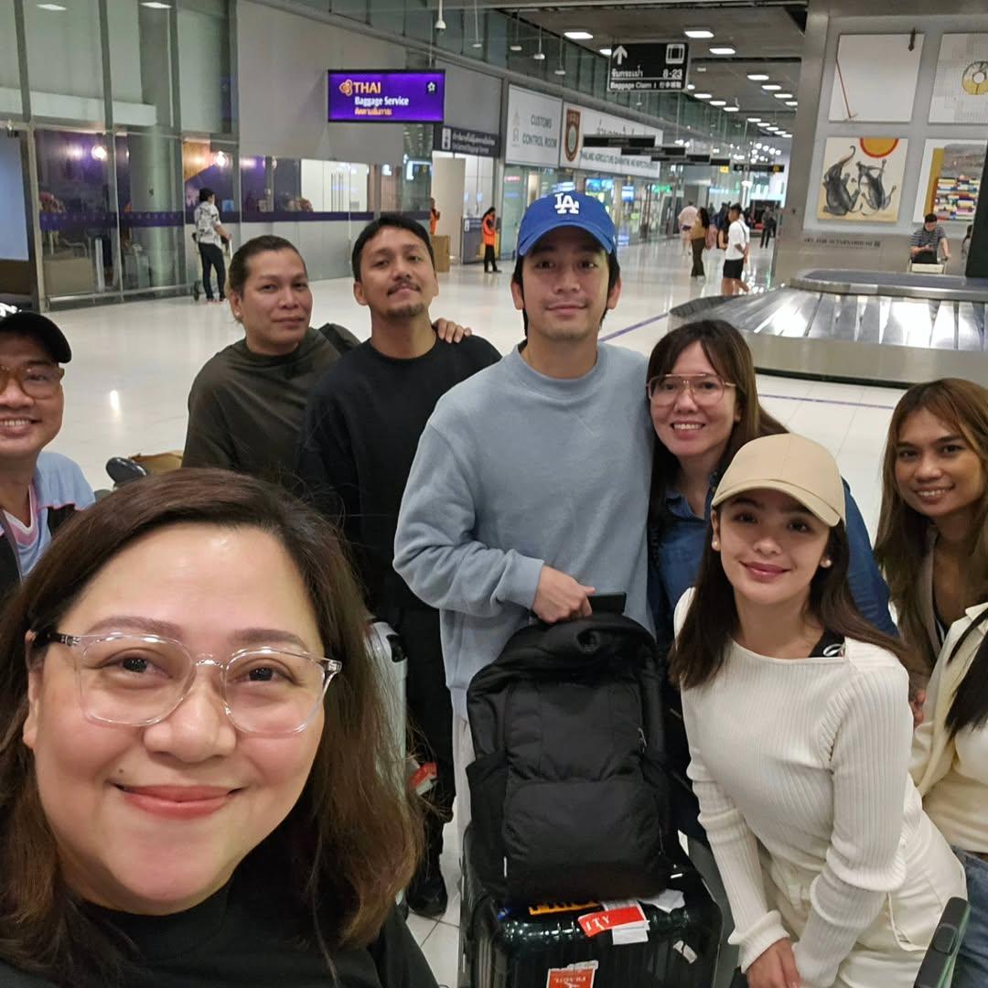 TeamJoshuaHK's tweet photo. Happy New Year #TeamJEG @iamjoshuagarcia @deejayecuadrado 💙🎊🎉

©Ms Deejaye 📸 https://t.co/zeTnH6C0XW