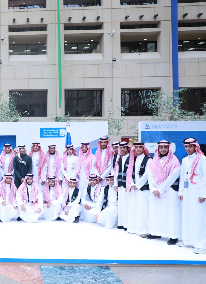 عامان بلغنا فيها مع <a href="/ksu_mediaclub/">نادي الإعلام</a> هامة التألق امتلكت فيه اقلامنا حبراً سحرياً لاينفد، وبئر ابداع عميق لاينضب، تحديات تطلبت تضحيات وبدايات آنستها الضحكات  هنا تصقل المهارة ويفهم معنى الجدارة
كان النادي خير بداية ومسك الختام لرحلتي بين الأندية الطلابية
وافر الشكر للاعضاء والقادة🤍