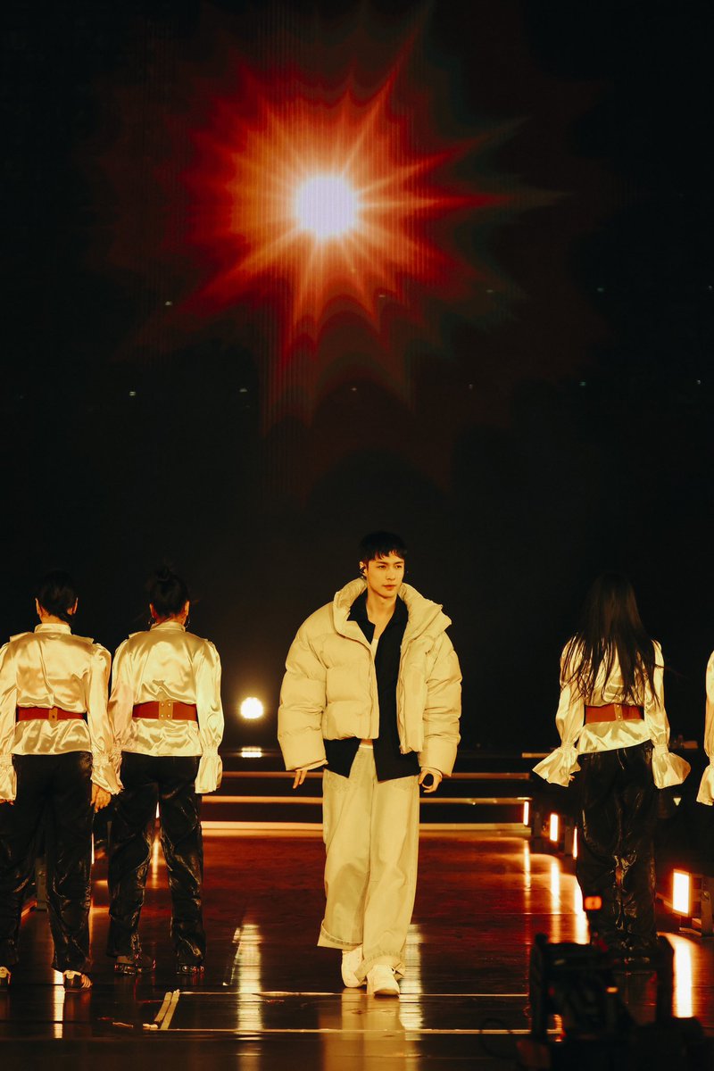 Countdown party night! “Meet” <a href="/layzhang/">Lay Zhang</a> tonight and let’s countdown together!
#LAY #LayZhang