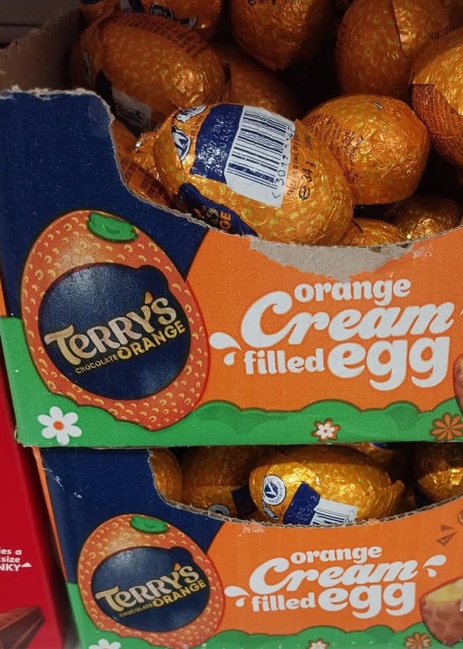 YorkshireTechy's tweet image. You know #christmas is over when....

#chocolateorange #creameggs