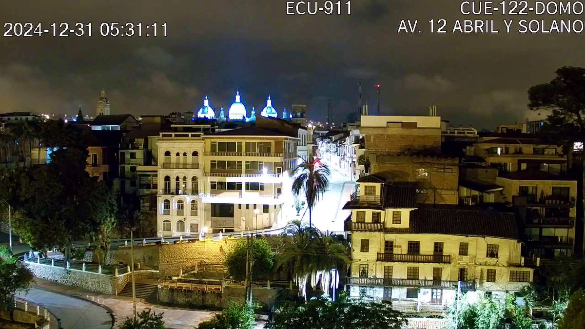 BuenMartes 📷 Desde el #ECU911 te deseamos un excelente último día del año  con esta imagen de #VideovigilanciaECU911 del amanecer en #Cuenca.  #ECU911BrindaSeguridadIntegral