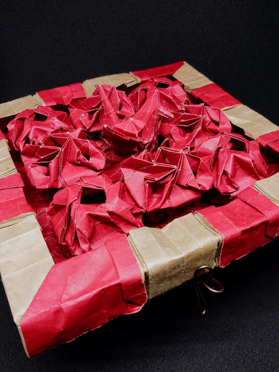 紅組です
作品名　バラと折り鶴と入れ物と
創作　ソーマ
#紅白折り紙合戦