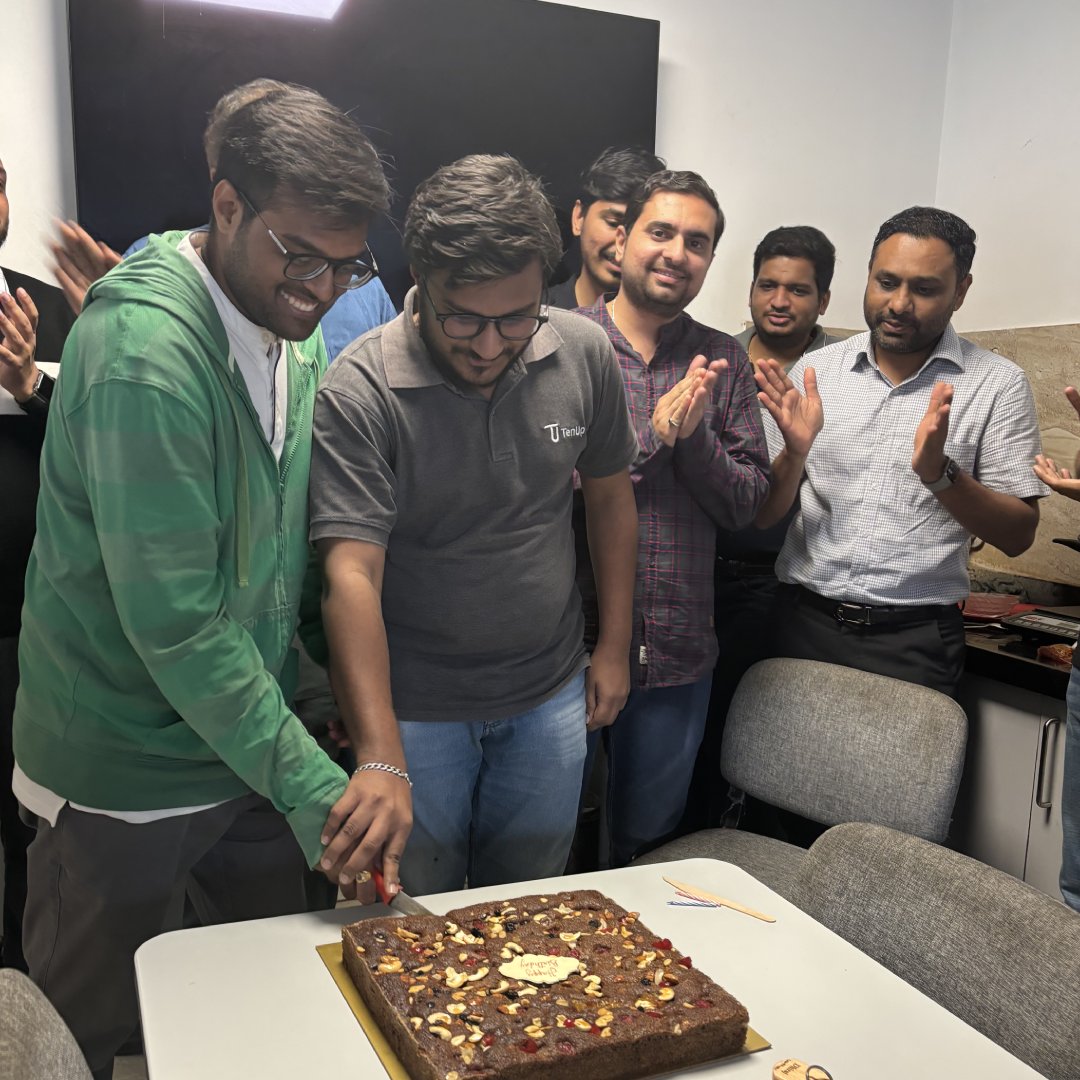 tenupsoft's tweet photo. We celebrated our amazing December-born colleagues with a fun #OfficeParty filled with snacks, cake & plenty of smiles! It’s always a blast coming together to honor the wonderful people who make our team shine. #HappyBirthday! 🎉🎂
#LifeAtTenUp #OfficeFun #TenUp #BirthdayBash https://t.co/u0GvN2rvP9