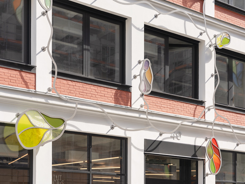 Groupe TERROT (@gp_terrot) on Twitter photo #PRESSE : L'œuvre « Hedera » de Clara Rivault, soutenue par le #GroupeTerrot, illumine la façade de l’@ifparis au 40 rue de la Folie-Régnault, dans le 11ème arr. de Paris, qui s’inscrit dans la démarche <a href="/immeuble_oeuvre/">1 immeuble, 1 œuvre</a> du ministère de la Culture.
muuuz.com/magazine/rubri… #PRESSE : L'œuvre « Hedera » de Clara Rivault, soutenue par le #GroupeTerrot, illumine la façade de l’@ifparis au 40 rue de la Folie-Régnault, dans le 11ème arr. de Paris, qui s’inscrit dans la démarche <a href="/immeuble_oeuvre/">1 immeuble, 1 œuvre</a> du ministère de la Culture.
muuuz.com/magazine/rubri…