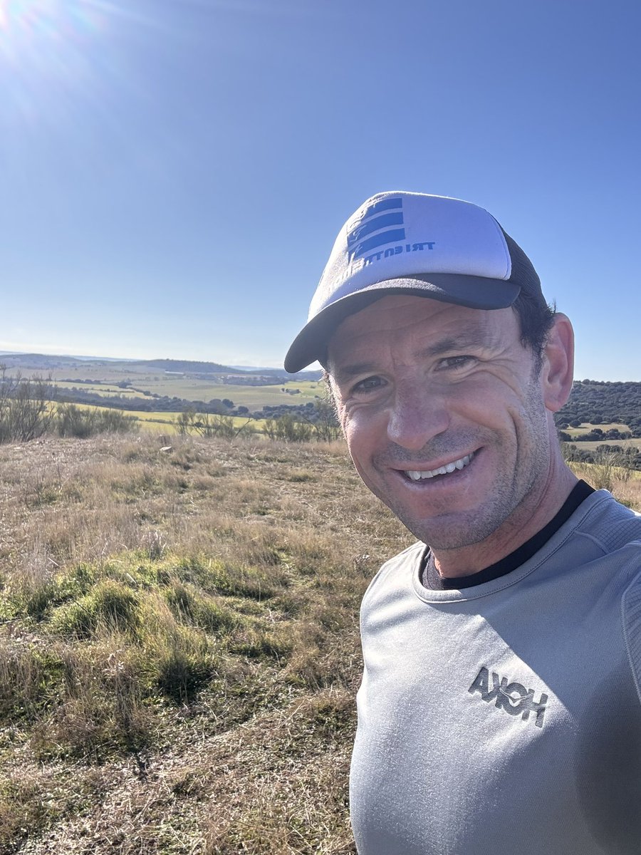 Terminas el año corriendo, en bici, bebiendo o nada? Algún entreno machada para cerrar el 2024? Tipo 100x100 nadando, una san silvestre, 200km en bici ? Yo hoy correr por montaña