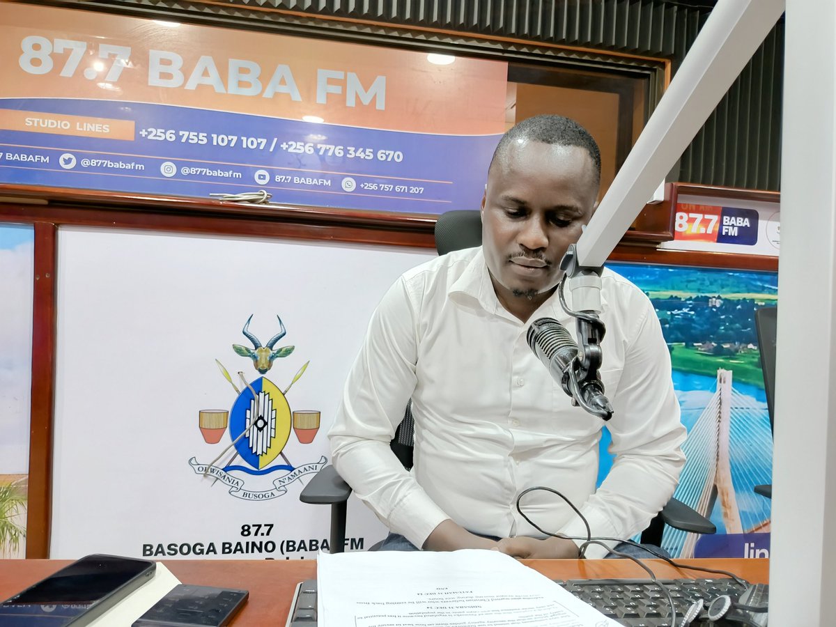 877babafm's tweet photo. SP James Mubi (Kiira Region Police Spokesperson) anchoring the 2pm News
#SpecialProgramming
#HappyNewYear2025
#Babafmupdates https://t.co/E0AmumM2Ie