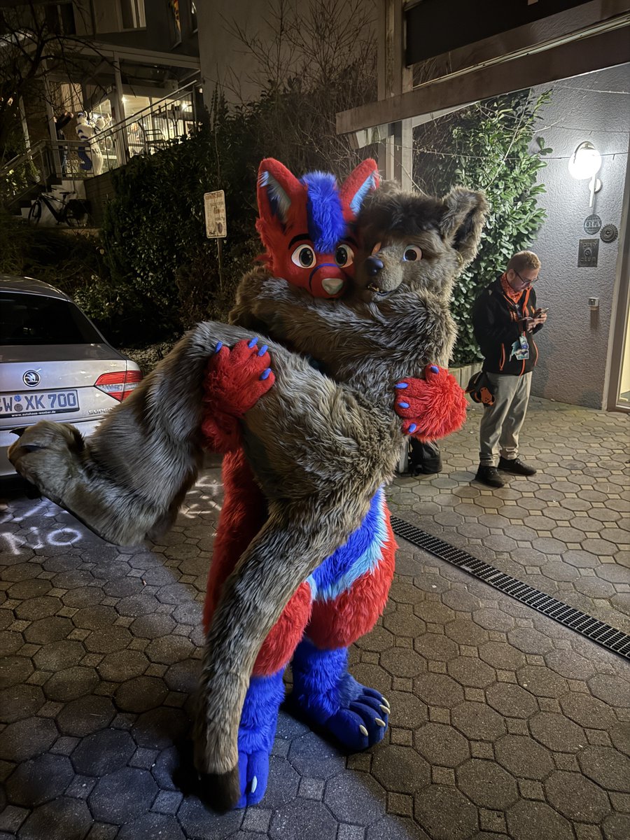 I stole a cute <a href="/DASPRiD/">Ben Scholzen 'DASPRiD'</a> at furvester 😝

🦊🪡 <a href="/whitewingsuits/">Whitewing Creations</a>