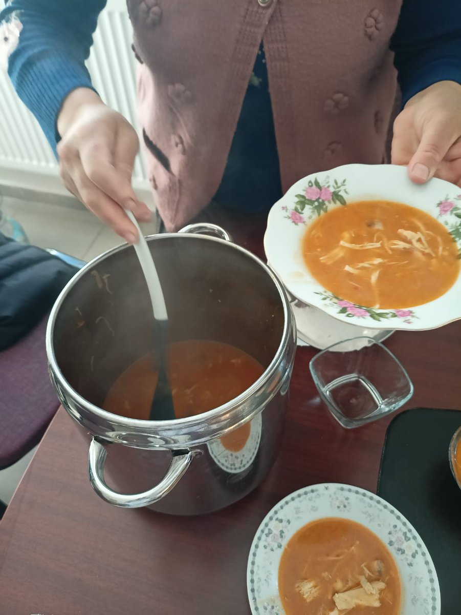 KargicakO's tweet photo. Kültürün İzinde Mersin Projesi kapsamında Aralık ayında Sıkma, Batırık ve Arabaşı Çorbası etkinliğini velilerimizin de katılımı ile gerçekleştirdik. 
#KültürünİzindeMersin
@Yusuf__Tekin @fazilet_durmus @MersinMEM @kltiinerolu @SilifkeArGe https://t.co/Li9ADCjO7B