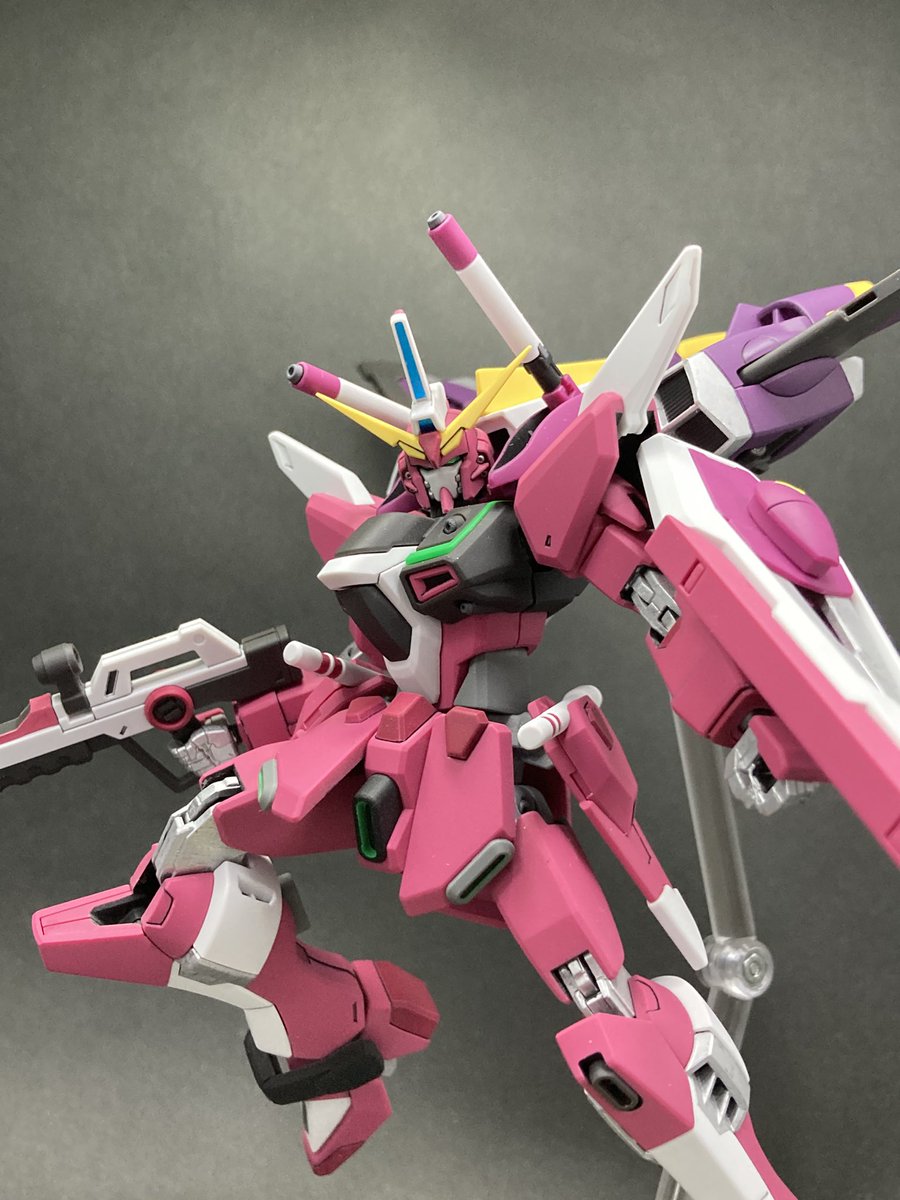 MKL_UmAtTw_B626's tweet photo. #今年作ったプラモ晒そうぜ
#プラモデルライフ 
塗装して作ったのは...部分塗装すけどこの4つでした。年前半はつや消し頑張ってたけど後半は半光沢をババっと吹いて終わり、な感じになってると実感ｯｽ。
気楽に作ったのは↓
(1/2) https://t.co/6I07tC8Ivl