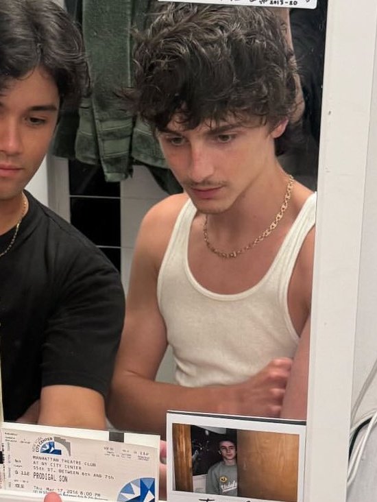 HE LOOKS SO GOOD