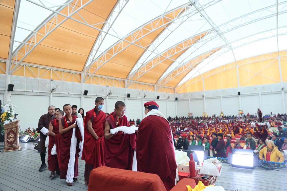 Drukpa's tweet photo. An Appreciation Award Ceremony took place for Venerable Dr. Dorji Choden, a Drukpa nun and apprentice of the world renowned healer, Dr. Dolkar, for her outstanding medical and health service to the community. The ceremony was followed by a Khadar ceremony.

@Official__ADC https://t.co/CLuTePtcTX