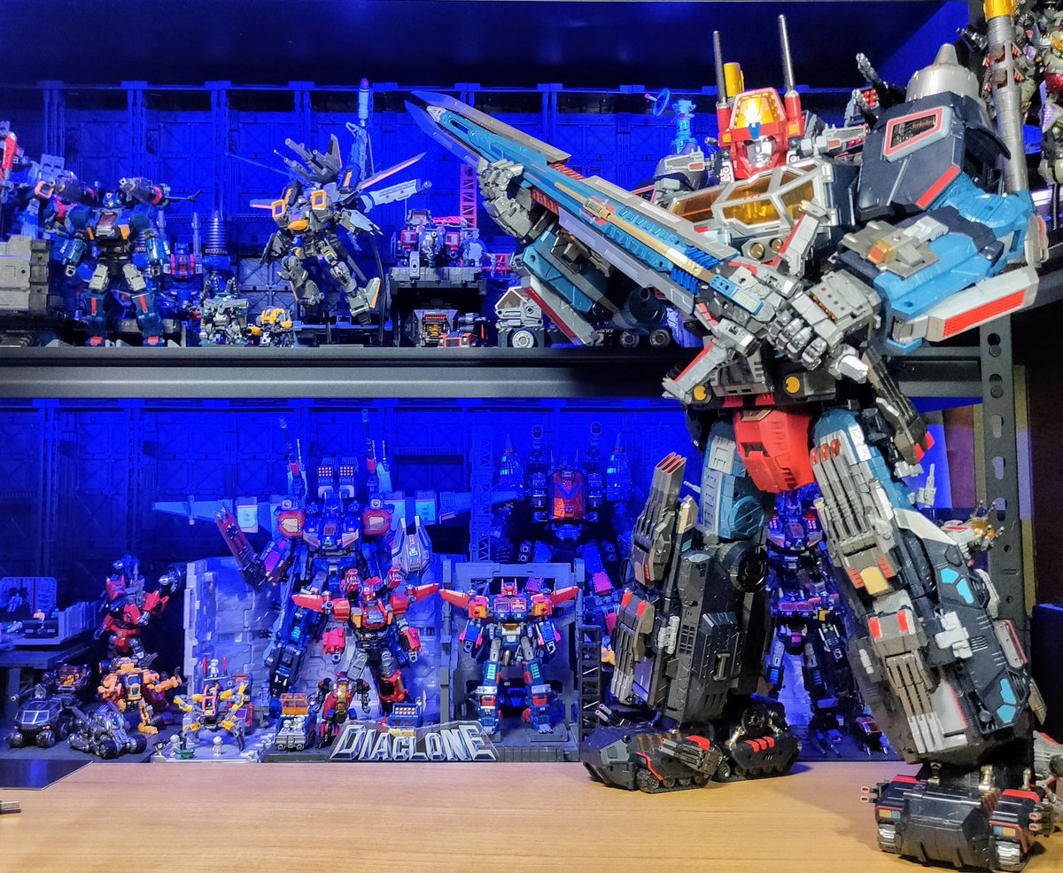 vlnwXs8o2jaHSa2's tweet image. 2024年はロボットベースの年でした
しかし、D活にあまり時間がとれず投稿も少し控えめでした
それでも沢山の♥やフォローを頂いた皆様には本当に感謝しかありません
来年はダイアバトルスなど激しい多々買いが待ってますので皆様よろしくお願いします🌟
 #ダイアクロンゆく年くる年