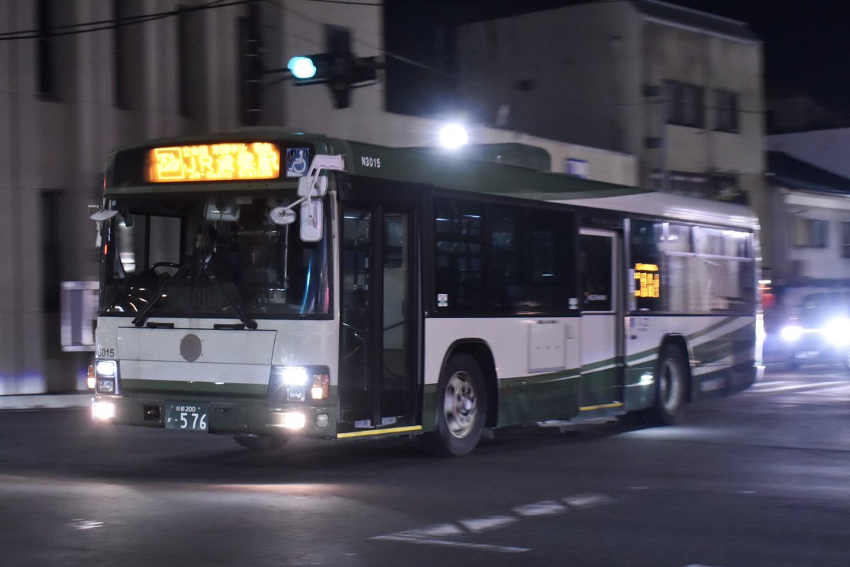 2023/12/24 京都京阪バス N3015
KL-LV280L1改(2003年式)

先日除籍され、V8も残りわずかとなりました。移籍車も来てたので稼働するのが楽しみです。