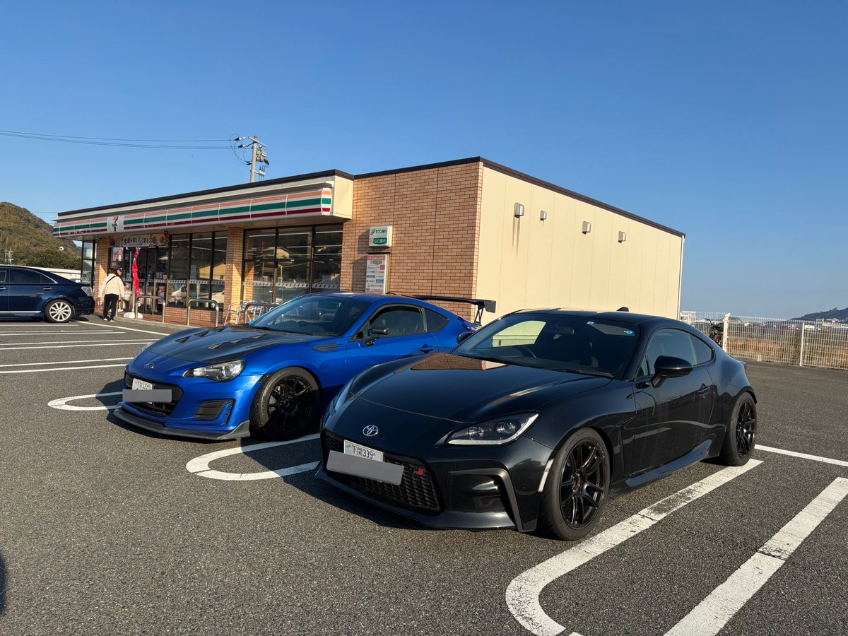 ZN8_ZC6's tweet photo. 久々ドライブ https://t.co/WUXDMagyuI