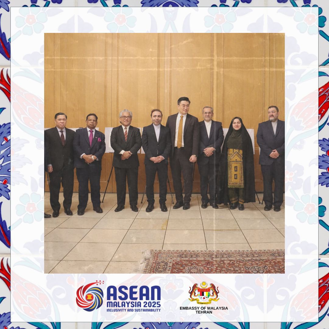 MYEmbTehran's tweet image. Farewell 2024, hello 2025 🇲🇾 
On 29 December 2024, the Embassy of Malaysia in Tehran hosted a high-level conference highlighting Malaysia's ASEAN Chairmanship 2025 under the theme Inclusivity and Sustainability. Together, we look toward a brighter, united future. 🌏
#Myasean2025