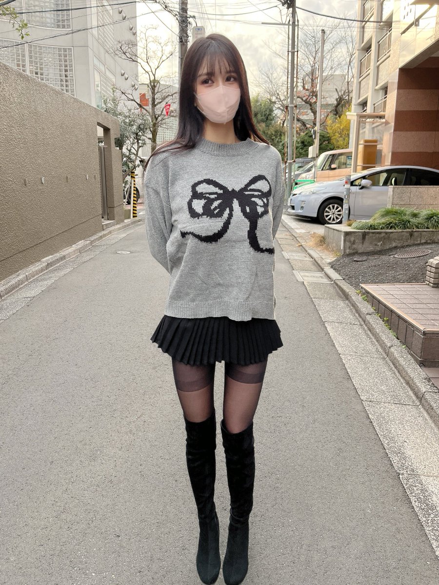 蹴ったら折れそうな足だけどバストは105cm https://t.co/6GPkmxl5m2