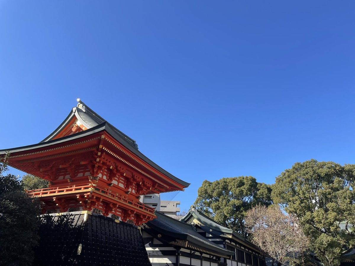 3Gaynosuke3's tweet photo. 毎年恒例の一陽来復御守をいただきに、早稲田にある穴八幡宮へ参拝してきました。
流れは順調で、すぐに買うことができました。
今年もお世話になりました。
皆さま、よい年をお迎えください。
#一陽来復
#穴八幡宮 https://t.co/y7I2qwaf1e