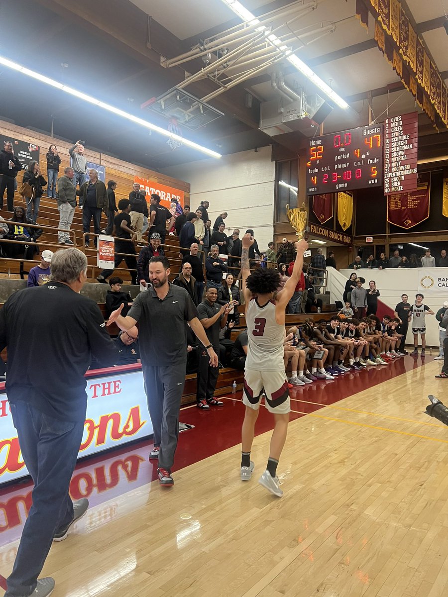 Congratulations to the JSerra Lions on winning the 2024 Holiday Classic National Division Championship!!! They beat a top 10 CA state team in Archbishop Riordan 52-47. It’ll be a party tonight in San Juan Capistrano!

<a href="/JSerra_Hoops/">JSerra Basketball</a>