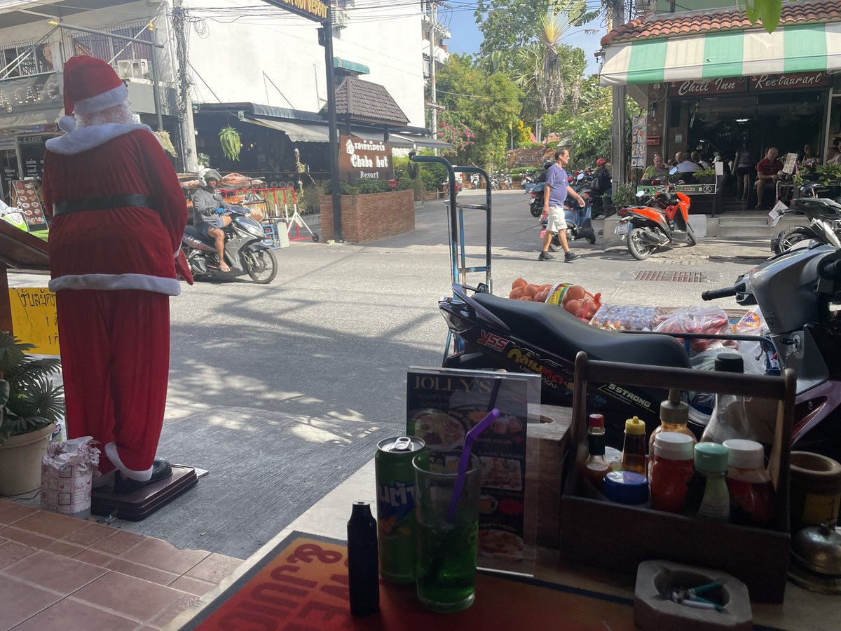 渋滞ひどいので歩ける範囲でのんびりしてます