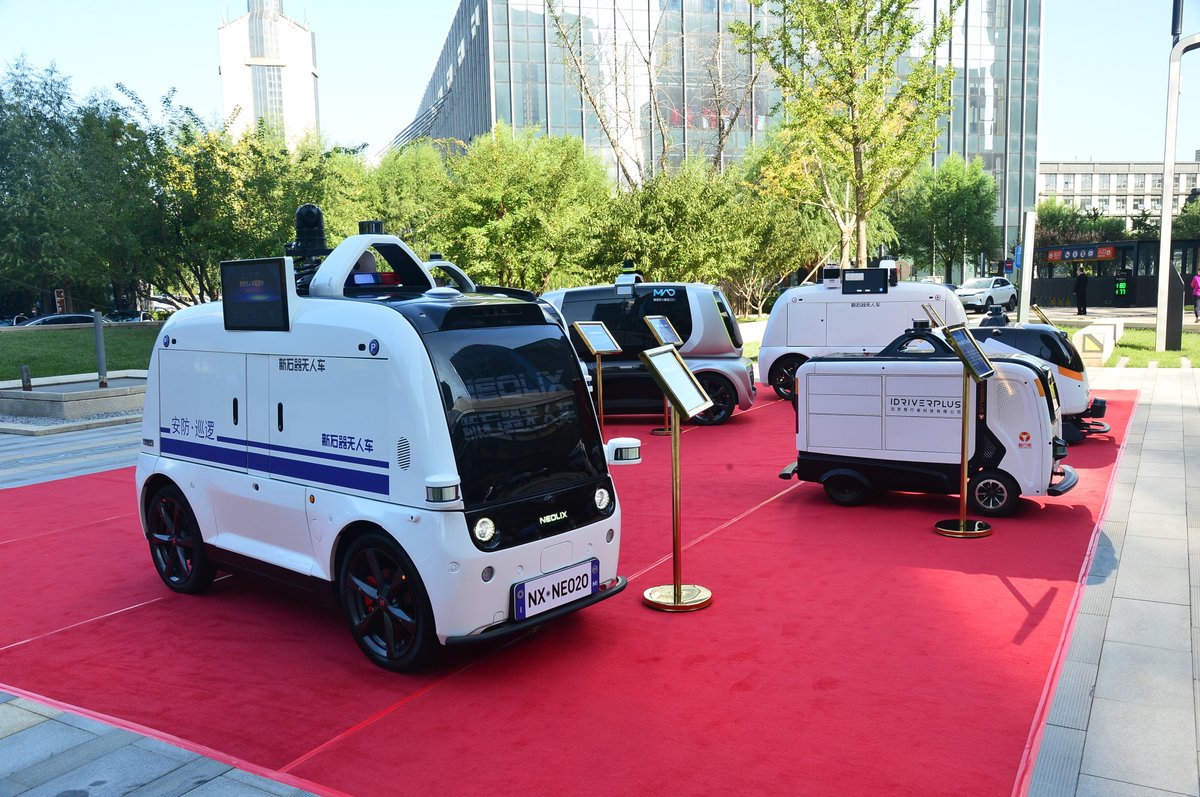 BusinessBeijing's tweet photo. Beijing on Tuesday approved new regulations on autonomous vehicles, set to take effect on April 1, 2025, marking significant progress in advancing autonomous vehicle technologies in the Chinese capital. #BeijingQuickUpdates #Beijing https://t.co/1rgKzRxpuG