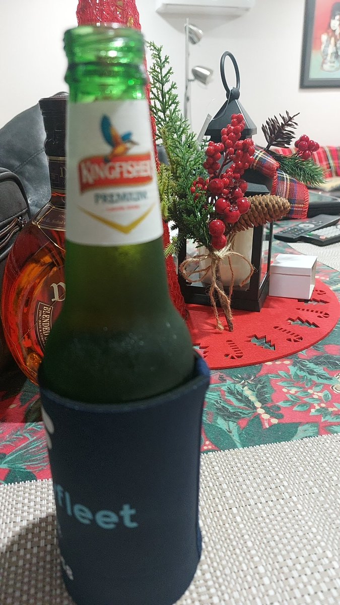 murraysewerrat's tweet image. Happy New Year to all on #Twitterverse except Peter Dutton, Netanyahu and right wing world leaders supporting #GenocideInPalestine  oh and Elon.
Celebrating kiwis NY which falls at 9pm Australia time and is good for my sleep patterns.
Don't fall in love with 25 1st day okay 🙄🤔
