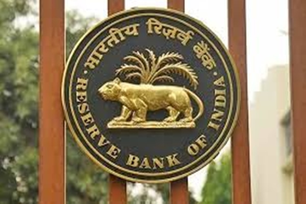 airnewsalerts's tweet photo. Asset quality of India’s banks has improved further with GNPA declining to 2.6 % of total advances in September 2024: RBI Financial Stability Report

#GNPA #RBI #FinancialStabilityReport https://t.co/zZBhGkLnDd