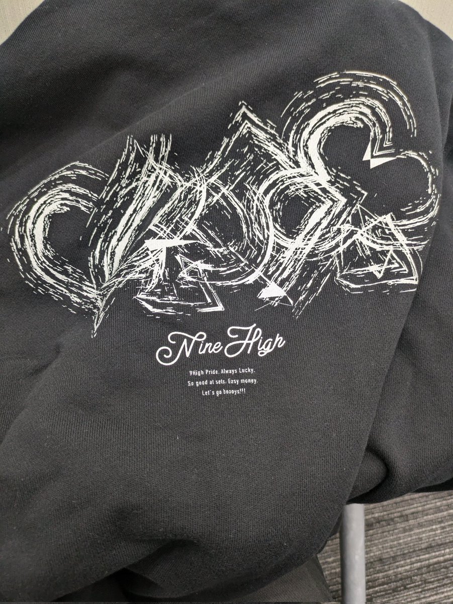 zoniki_poker's tweet image. 9high  Niigataでゲットしたパーカーいただきました！！

ありがとうございます！！

FM NiigataとFL2-7って響き似てるよね。