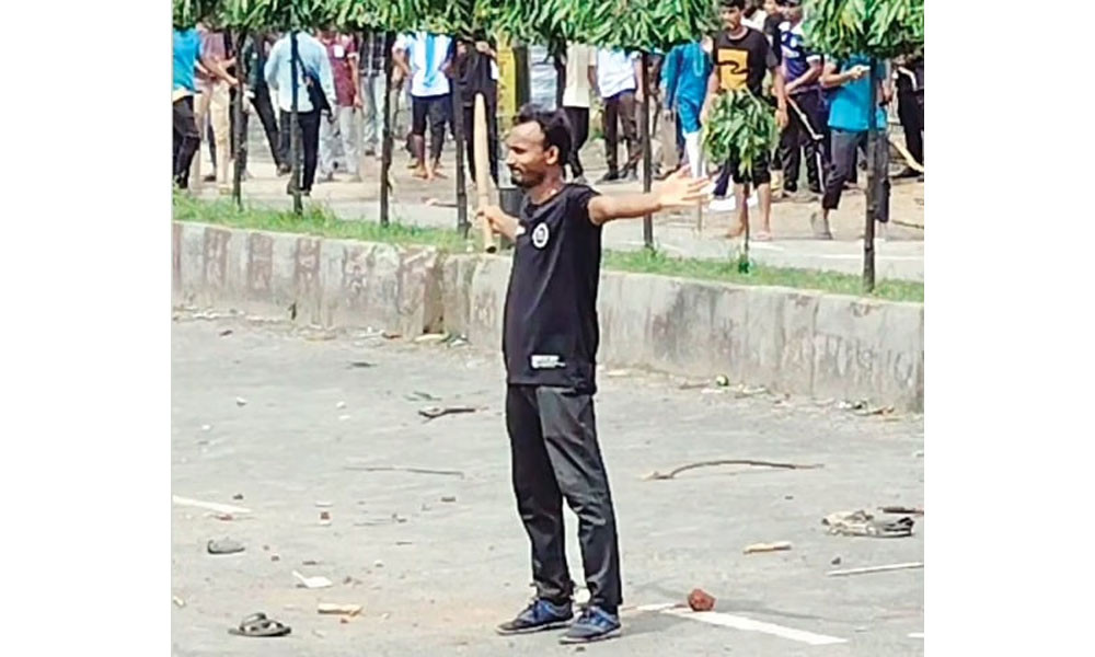 আলোচনার কেন্দ্রে ছিলেন শহীদ আবু সাঈদ