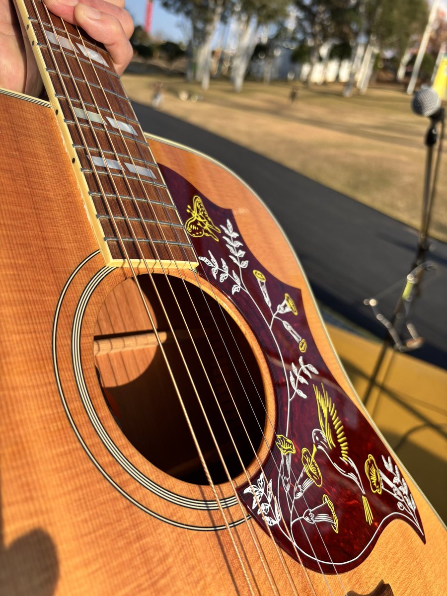 shindo_hisaaki's tweet photo. グリーンランド🎡池前広場🎇花火が打ち上がる場所リハーサル完了🌤️寒くなくて有り難い一寸一服☕️
#Nicky_Boriban 
#DJMickey https://t.co/ayHDKmbrXI