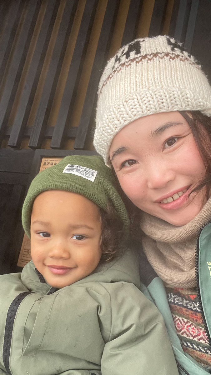 napo127's tweet photo. 今年は、6月から家族で香川県に引っ越し、毎週のように美味しいうどんを食べて、週末は島に遊びに行ったりと、香川の生活を楽しんだ年になりました。また、本格的に仕事を再開し、育児、家事、仕事の両立に奔走した一年でもありました。 https://t.co/174dAnPHBF
