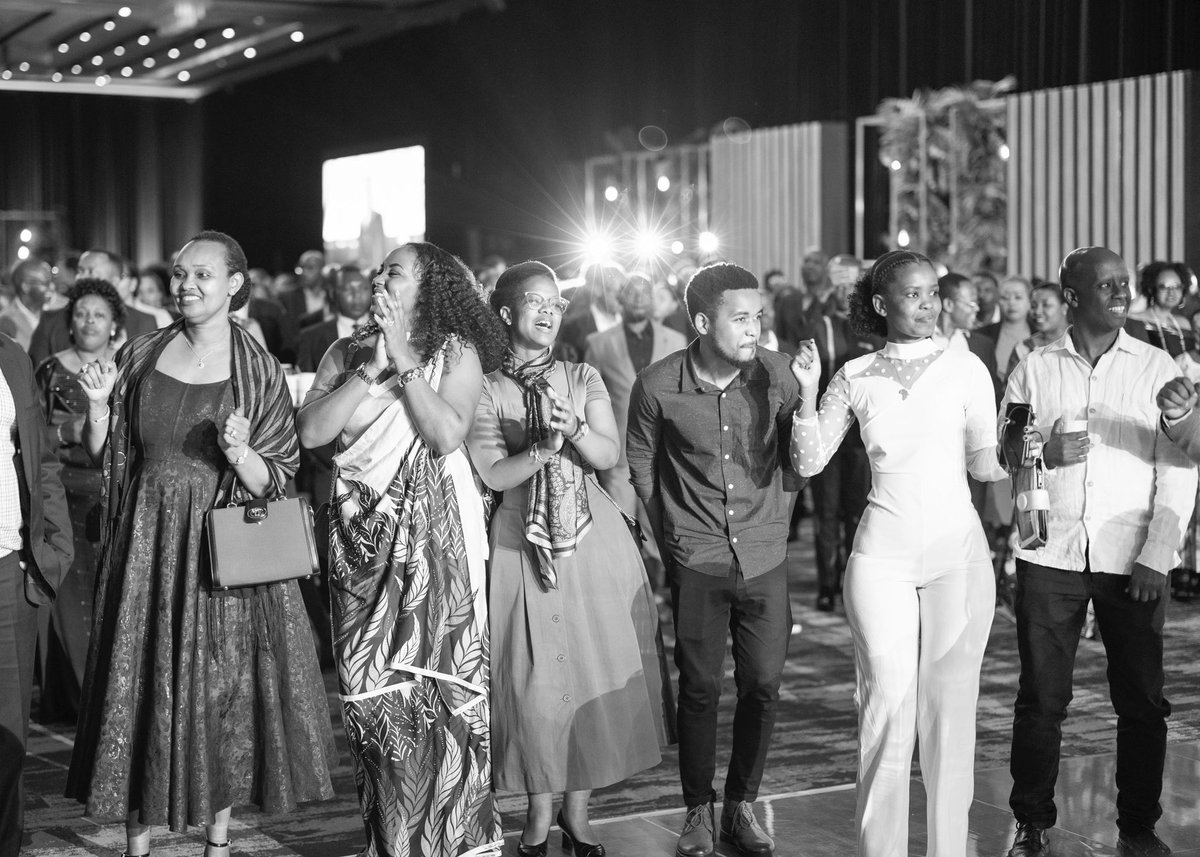 UrugwiroVillage's tweet image. President Kagame and First Lady Jeannette Kagame hosted thousands of Rwandans from across the country for the annual end of year celebration.