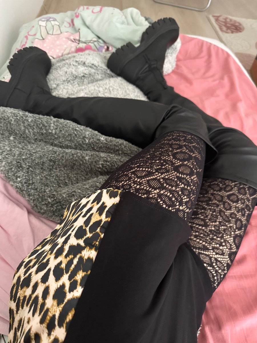 İçimdeki leoparları görmek isteyen
<a href="/Rtgayturk1/">💦 RT GAY TURK 💦</a> @CDAraBuull <a href="/CdAraBul_/">maythaireal18</a>