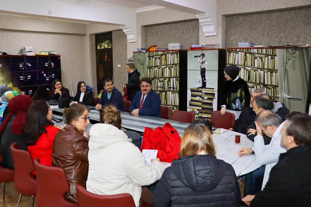 İl Millî Eğitim Müdürümüz Coşkun Bakırtaş, Serdivan Anadolu Lisesi'ni ziyaret ederek yönetici, öğretmen ve öğrencilerle bir araya geldi.

<a href="/tcmeb/">Millî Eğitim Bakanlığı</a>
<a href="/Yusuf__Tekin/">Yusuf Tekin</a>
<a href="/dogan_rahmi/">Rahmi Doğan</a>