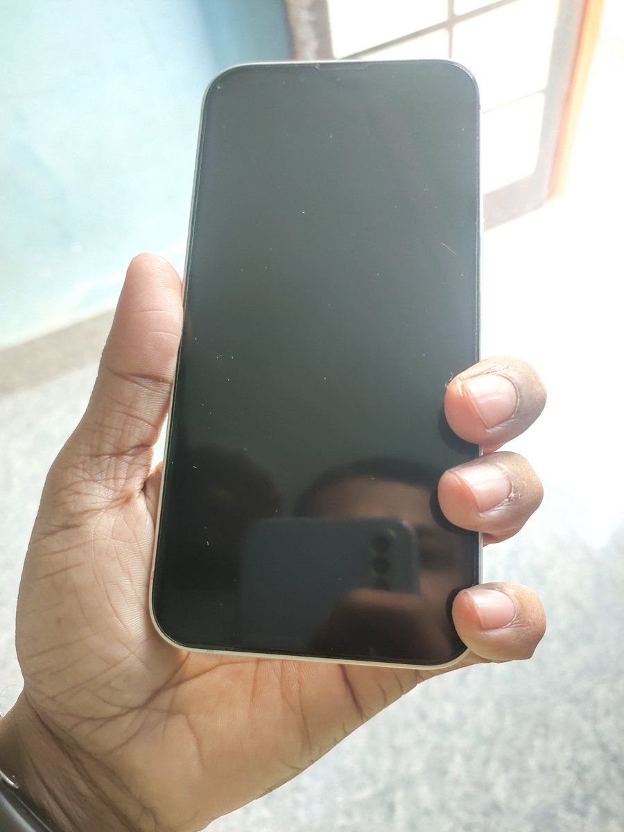 gfx_prashant's tweet photo. I ordered an iPhone from Flipkart. My 2 year old iPhone 13, without any physical or water damage, has completely stopped working. When I went to an Apple service center, I was charged almost ₹37k. Does the iPhone become unusable in just two years? @Apple @AppleSupport @Flipkart https://t.co/VesKBKP5EO