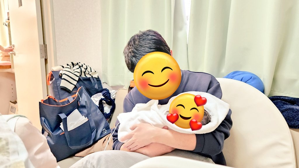 knt3a's tweet photo. 先日のクリスマスイブに娘が産まれ、無事パパになりました!!
ついでに新築一軒家も購入し、人生の転機となった2024年でした♪

妻、娘、家の為に2025年も頑張ります!! https://t.co/cjK8yArbAO