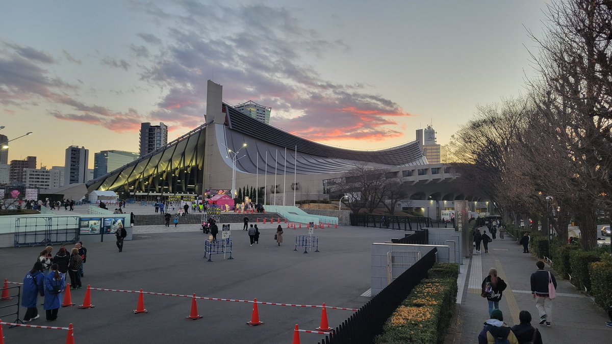 2024年も皆さま大変お世話になりました。
2025年もどうぞよろしくお願いします。

今年も姫のもとで仕事納め&amp;仕事始めしてきま〜す！