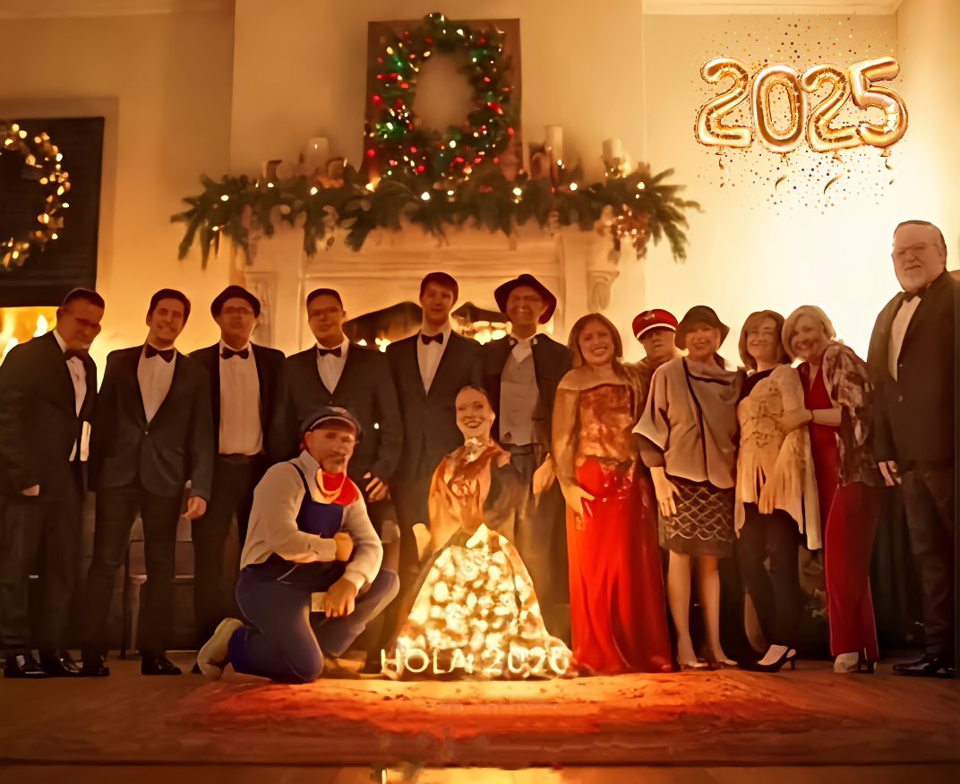 El equipo del MDM FEST os desea un feliz año nuevo cargado de ilusión y grandes proyectos que disfrutar juntos. 🥂🍾

Y compartimos con vosotros la alegría de comenzar 2025 con un enero donde 30 alumn@s inician sus clases en la escuela municipal de cuerda pulsada de Montanejos.🥂