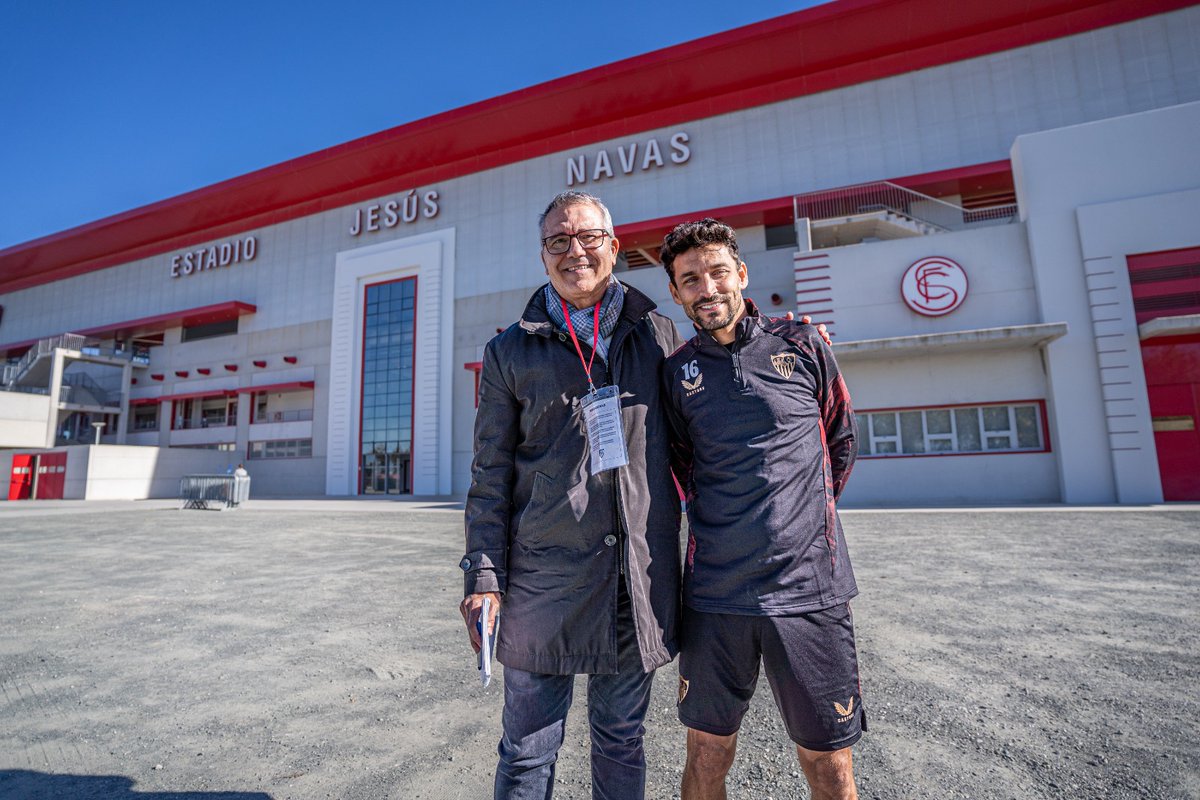 Tienes razón, amigo <a href="/RarrochaR/">Roberto Arrocha</a>. Homenaje en consonancia con la leyenda viva que se despedía. Orgulloso de haber contado in situ los inicios de <a href="/JNavas/">Jesús Navas</a> y de narrar con detalle su historia de superación, ejemplo para todos los deportistas que empiezan.