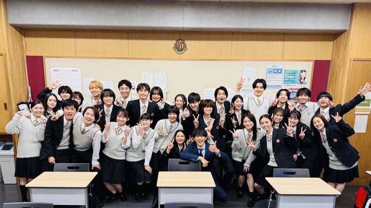 MToriofficial's tweet photo. 皆様、本年もお疲れ様でございました。
皆様にとって、来年もより素敵な一年になりますように。
良いお年をお迎えください。 https://t.co/FpOX5uefZN
