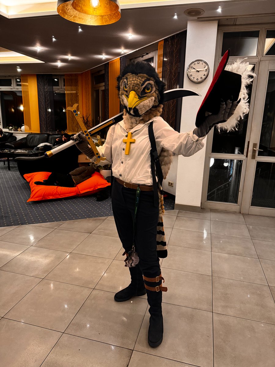 Thabomeerkat 🦋 (@thabomeerkat) on Twitter photo At #Furvester I learned this much: No matter how you good you think you are with the blades, one day you will meet your match!
@Furvester <a href="/SwordsBird/">Mihawk's little Capri-Sun 🧃⚔️🐦</a> #OnePiece At #Furvester I learned this much: No matter how you good you think you are with the blades, one day you will meet your match!
@Furvester <a href="/SwordsBird/">Mihawk's little Capri-Sun 🧃⚔️🐦</a> #OnePiece
