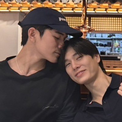 nox2perrr's tweet photo. มีจริงหมอ คู่ที่คบกันตั้งแต่มัธยม มหาลัย ยันเรียนจบ https://t.co/E7ARManbNf