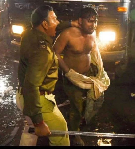 Rebel_Warriors's tweet image. इसे कहते हैं असली विश्वगुरु फर्क साफ है।

पढ़ाई नहीं करने वाले 👇           पढ़ाई करने वाले 👇