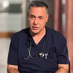 1/5 Preocupación máxima por el estado del Dr. Hussam Abu Safiya, director del hospital Kamal Adwan, detenido por las fuerzas israelíes junto con otras personas durante una redada en el hospital el 27 de diciembre. Debe ser puesto en libertad de inmediato y sin condiciones.