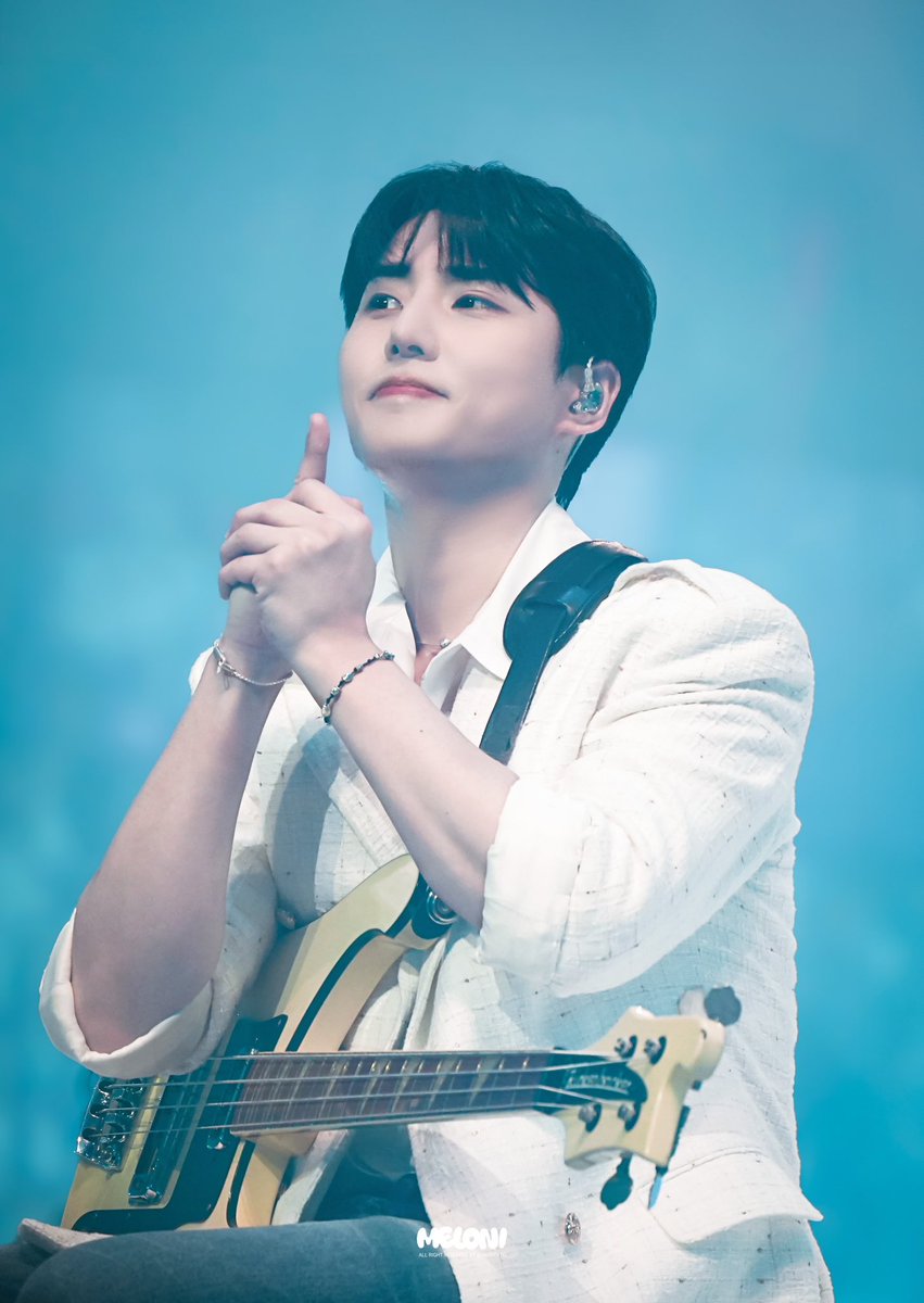 withtato's tweet photo. 240921 FOREVER YOUNG 

2024년 행복했던날들이었다 ☝️🐱❤️

#영케이 #데이식스 #DAY6 #YoungK https://t.co/bKcWepDuGe