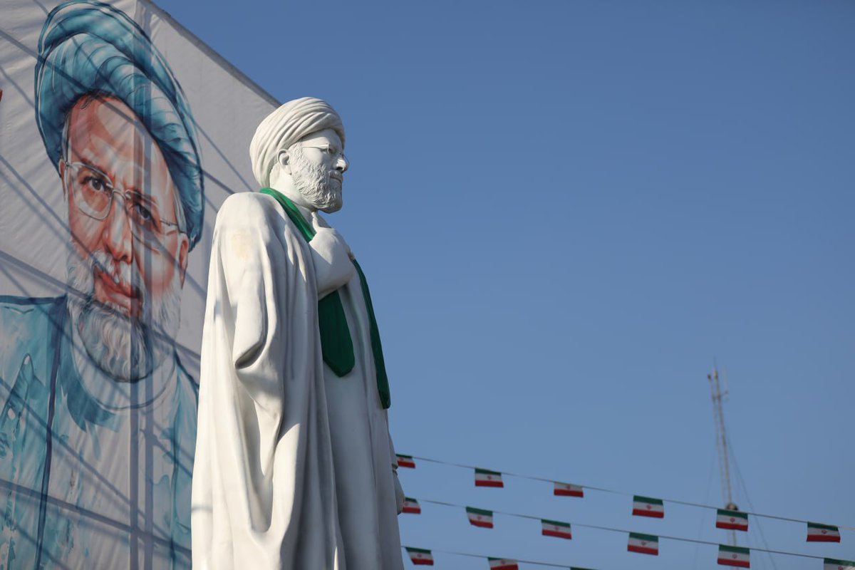 hyssn12's tweet image. 🇮🇷 | New statue of martyr of service, Ayatollah Sayyed Ibrahim Raisi was unveiled on Tehran&apos;s Besat Highway

🇮🇷 #Iran
#Sayed