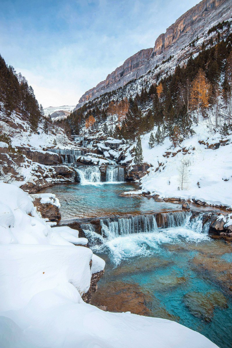 Huesca_LaMagia's tweet photo. Despedimos el año desde ✨ Las Gradas de Soaso ❄️💙 https://t.co/7NBvyTQn3X