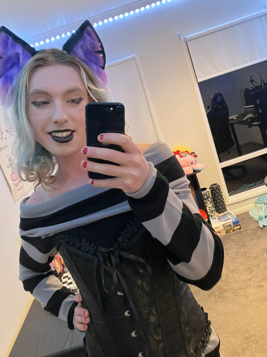 AlexiaFemb98173's tweet photo. My new little outfit! Trialling a corset, I love it minus the part where I tried doing a TikTok dance… 
#femboy #femsky #femboyfriday #fem #feminine #girly #cd #crossdress #crossdresser #nonbinary #lgbtq #pride #genderfluid #genderqueer https://t.co/qDIeKCqazc